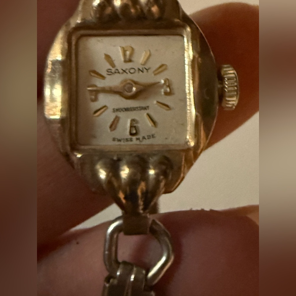 SAXONY Women's Gold-Tone Linked Bracelet Watch - White Dial